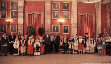 The LtE’s children’s choir sings carols to the President of the Hellenic Parliament Mr. Nikos Voutsis in 2015