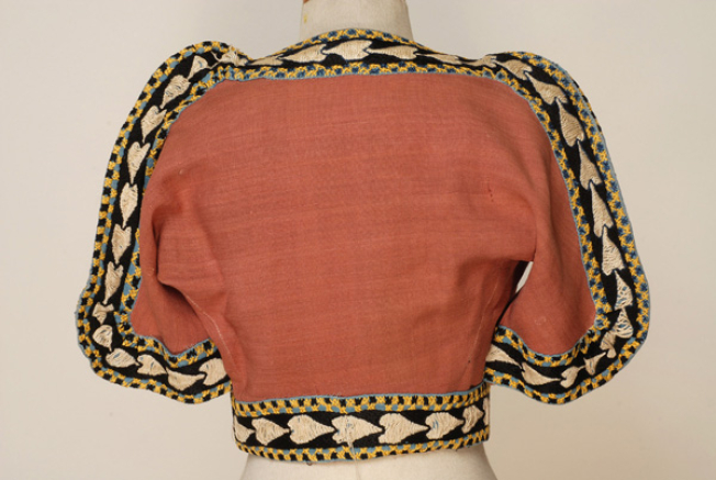 Short sleeved jacket of a priestess's retinue, back