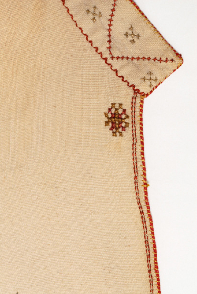 Embroidery at the collar and front opening