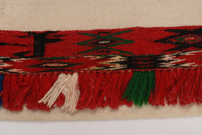 Detail of the woven decoration with stefanoudia