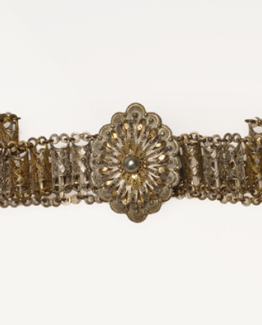 Assimozounaro, jointed gold-plated filigree belt