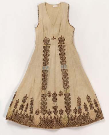 Fashion dress made of chemise, front