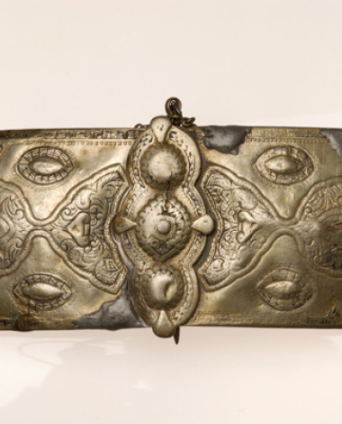Hammered gilt buckle with "savati" (kind of enamel) decoration