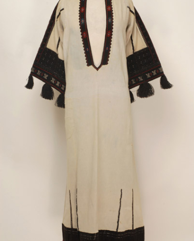 Cotton woven chemise embroidered with black and coloured woollen threads and white tiriplisia thread