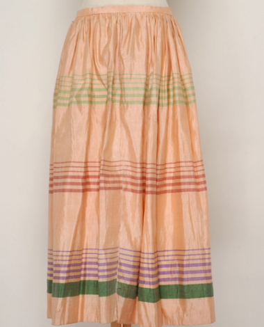 Skirt made of satakrouta