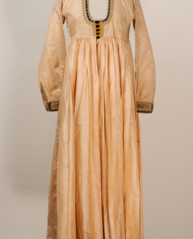 Sleeved foustani (dress) made of silk fabric