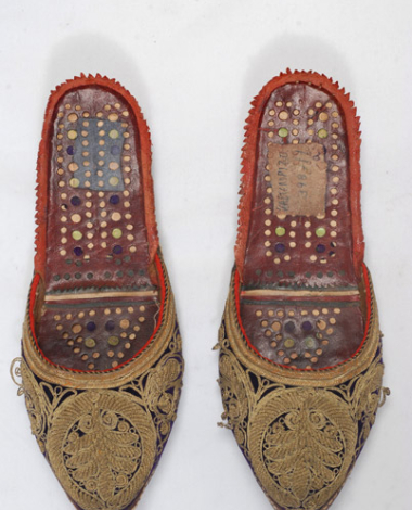 Kontoures, bridal and festive velvet slippers