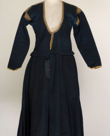 Kaplamas, a kind of dress made of glazed, dark-coloured, cotton fabric