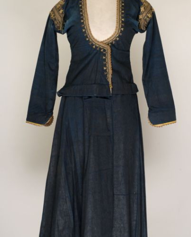 Kaplamas, a kind of dress made of glazed, dark-coloured cotton fabric