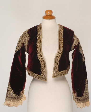 Velvet zibouni with rich gold embroidery