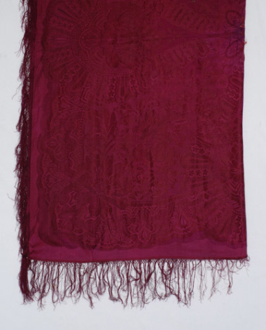 Silk aprisimen(i)o kerchief with a fringed edge