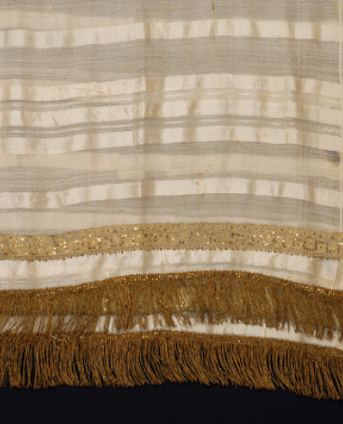 Pure silk bolia with embellished linear decoration and fringed end