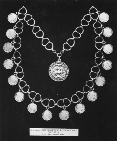 The “Silver necklace” that was awarded to the Folk Dance Group of the LtE at the International Folk Dance Festival in Dijon in 1965. The same prize was awarded to the LtE in 1966 as well
