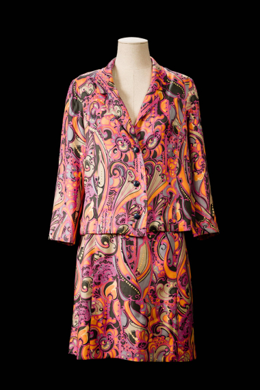 Two-piece ensemble in printed silk fabric by Tseklenis Fashion House, sewn by Angelopoulos Fashion House. 1960s-1970s. It belonged to Anna Kesisi. CMLE, Accession No. 16478/1-2. Donated by Popi Douvli-Kesisi. Photo: Studio Kominis.