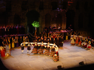 «Χρώματα της Ελλάδας. Ένας εορταστικός κύκλος του χρόνου». Ηρώδειο, 16 & 17 Αυγούστου 2004