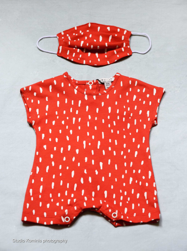 Baby girl’s onesie with a matching face mask, by Greek company YELL-OH!. CMLE, Accession No. 16797/1-2. Donated by Eleni Tsaldari. Photo: Studio Kominis.