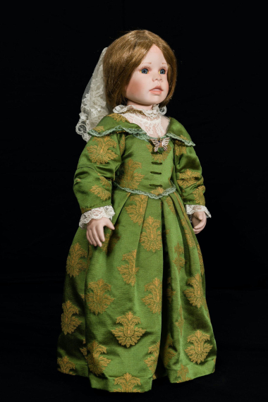 Doll dressed in the urban outfit of Zakynthos. The 18th century women’s costume from Zakynthos, which is preserved in the National Historical Museum, was used as a source for recreating the various parts of the outfit. Garments created by Loula Orfanou (2014). CMLE, Accession No. 15857. Donated by Vassiliki Bakouri-Sideri. Photo: Studio Kominis.