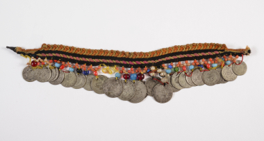 The older form of the “sia”, an ornament worn across the chest, from Oreini, Serres. CMLE, Accession No. 15567. Donated by Lefteris Drandakis. Photo: Studio Kominis.