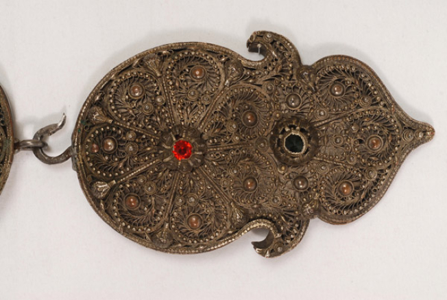 Left part of the buckle 