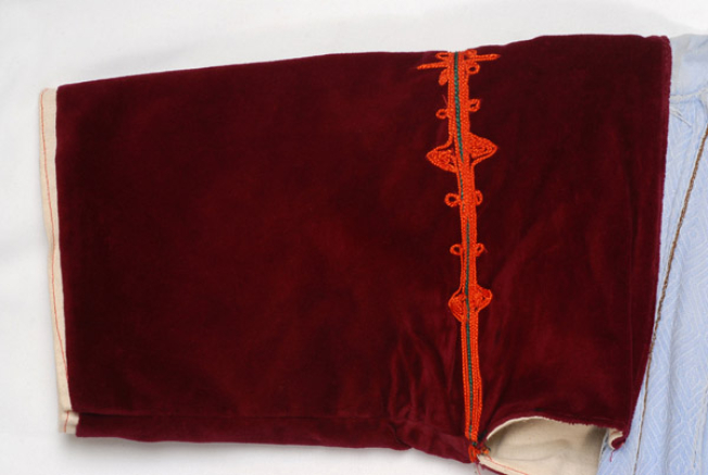 Kavadomaniko, embroidery and bottom opening