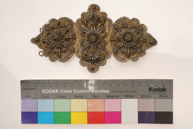 Gold-plated buckle with elaborate filigree decoration
