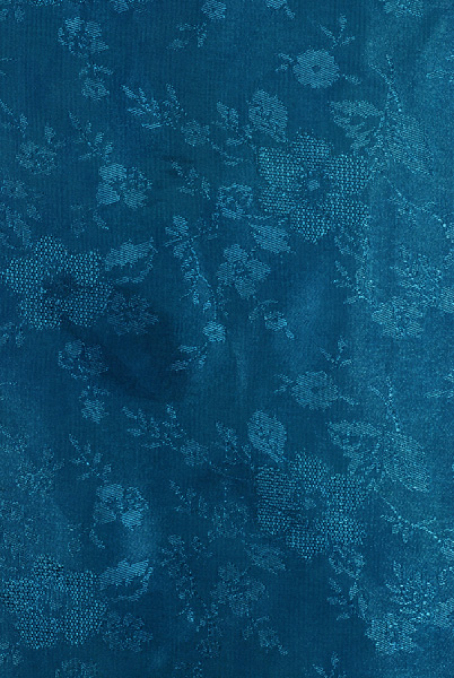 Detail of the embellished decoration with vegetal motifs