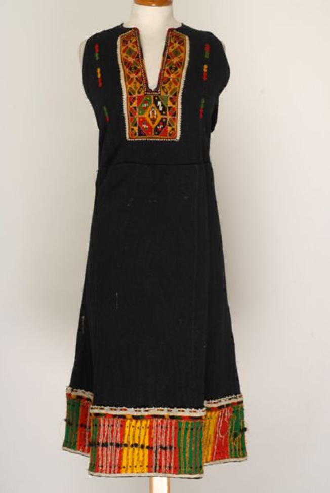 Tsoukna, sleeveless dress worn by young women in Kavakli