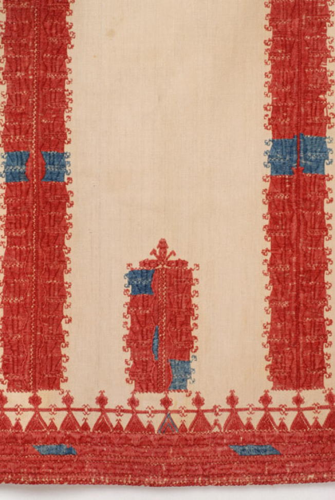 Kolonato chemise, kolones and intermediate embroidery of the border