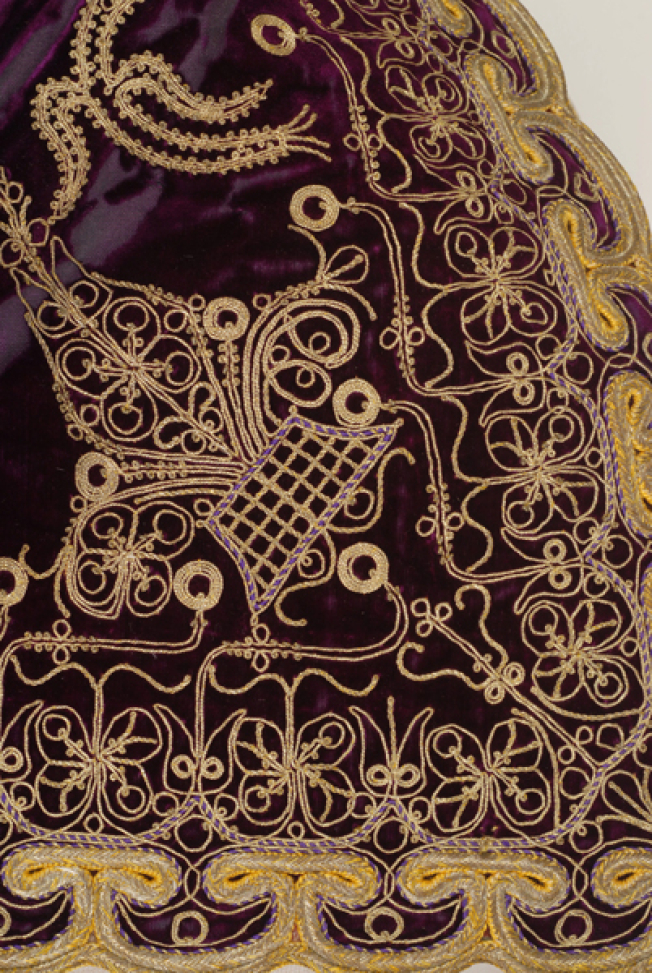 Μπροστινό φύλλο, λεπτομέρεια χρυσοκέντητης διακόσμησης 