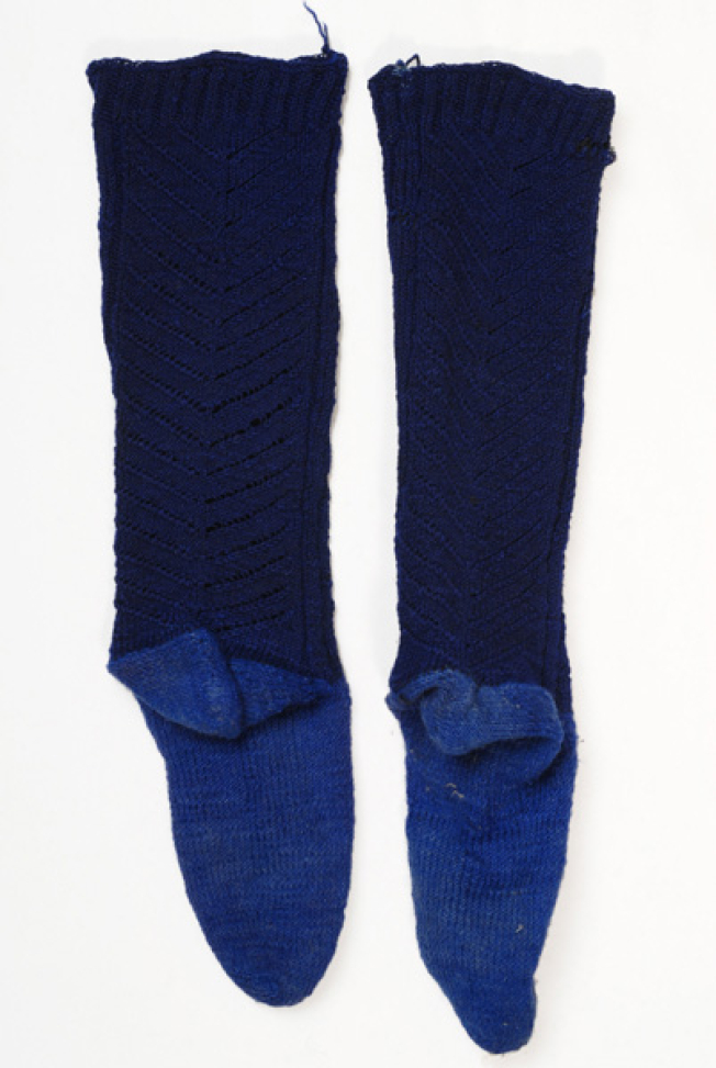 Sarakatsanian stockings, back