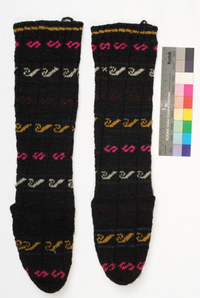 Sarakatsanian socks. Tsourapia joined with the patounes