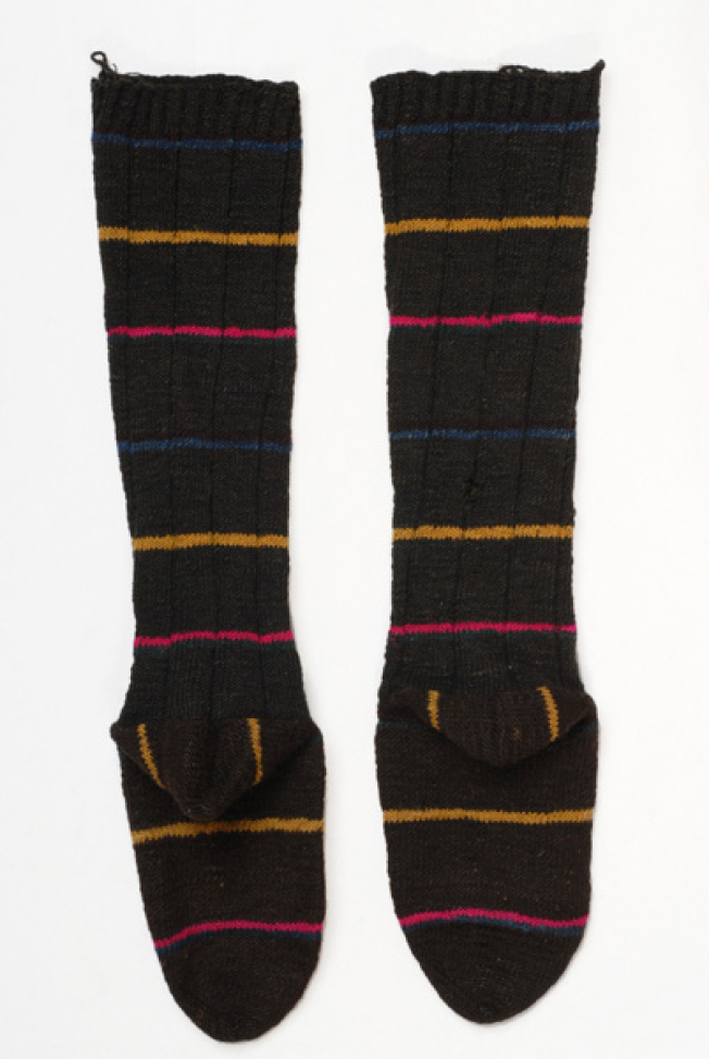 Sarakatsanian stockings, back