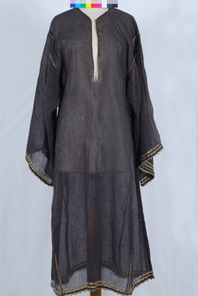 Kremizi, festive chemise from Trikeri