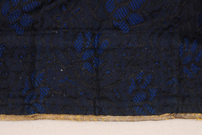 Border with horizontal stitches