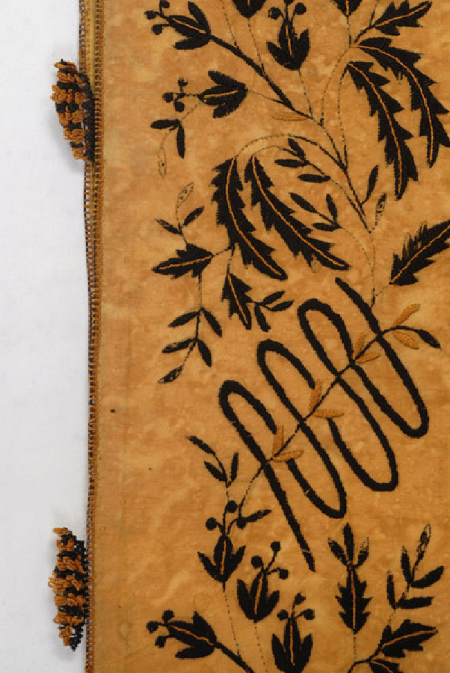 The two motifs of the lace