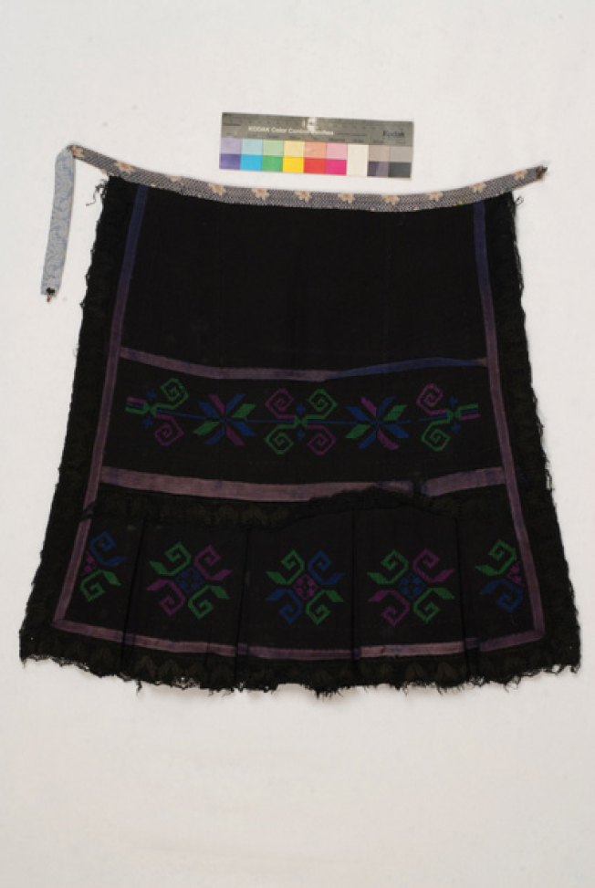 Sarakatsanian apron