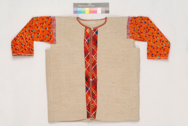 Fanella made of woollen woven of the loom with applique fanellomanika made of coloured flannel 