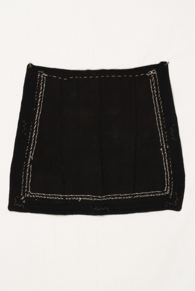Sarakatsans apron, back