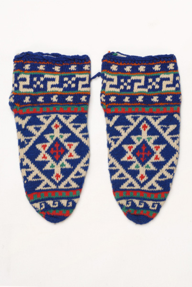 Patounes or kontotsourapa, sarakatsanian socks