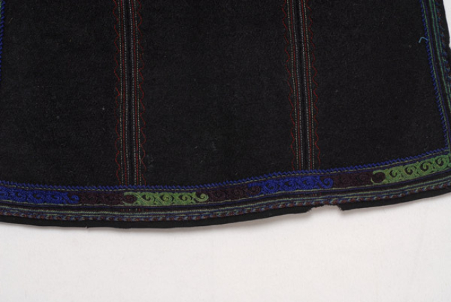 Posta, bottom part of the apron, dark coloured band shaped with the sarakatsana motif