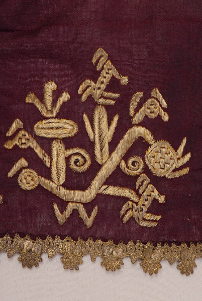 Border, detail of the decorative motif and the lace