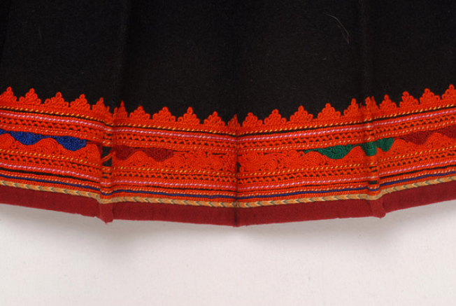 Detail of the applique decoration at the border with outres