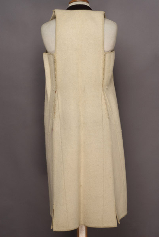 White cordon sigouni, back