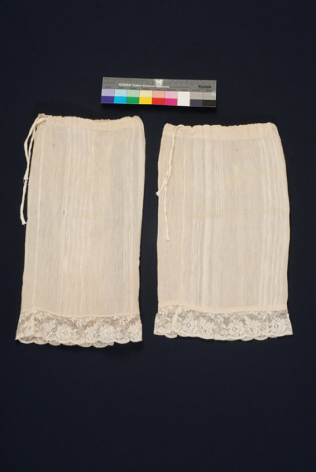Pair of sleeves