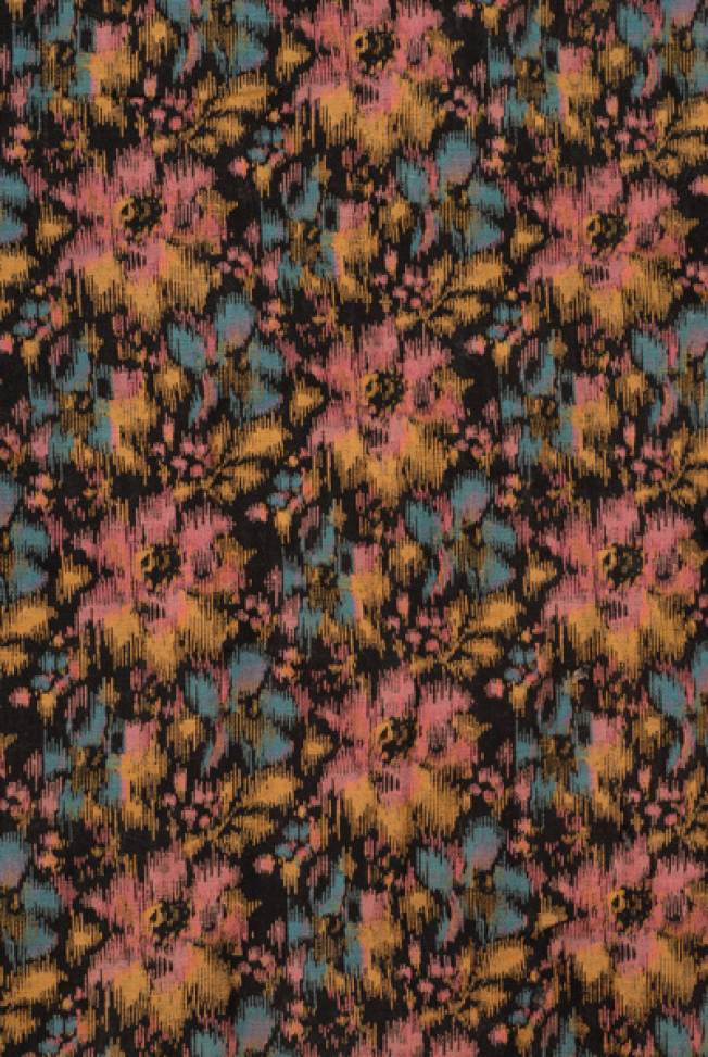 Detail of the lining with calico and secured with the matelasse technique