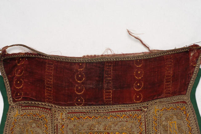 Amboli (trapezoid pattern) type of belt made of crimson velvet with printed decoration 