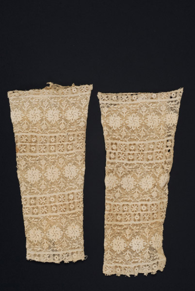 Pair of sleeves