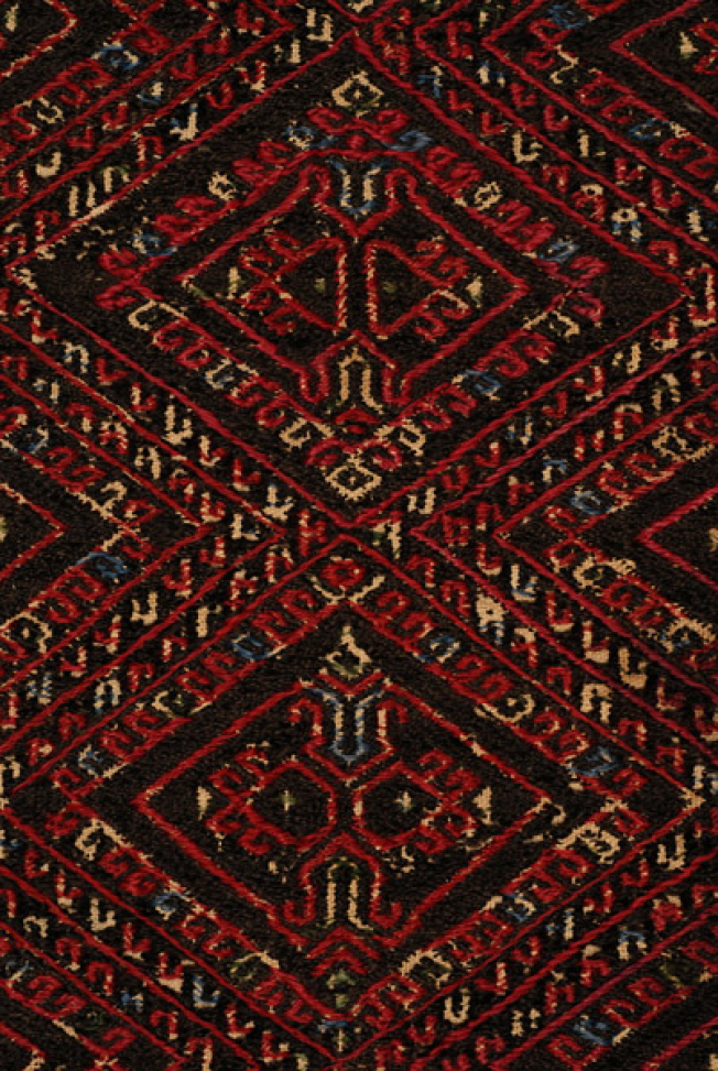 Embroidery of the over sleeve