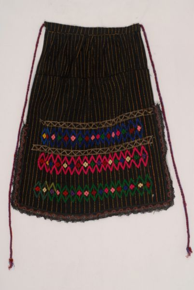 Poditsa or bros'nela, everyday apron