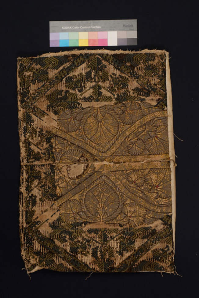 Pillow case made of oversleeve of tzakos